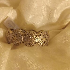 Periwinkle by Barlow silver tone stretch bracket